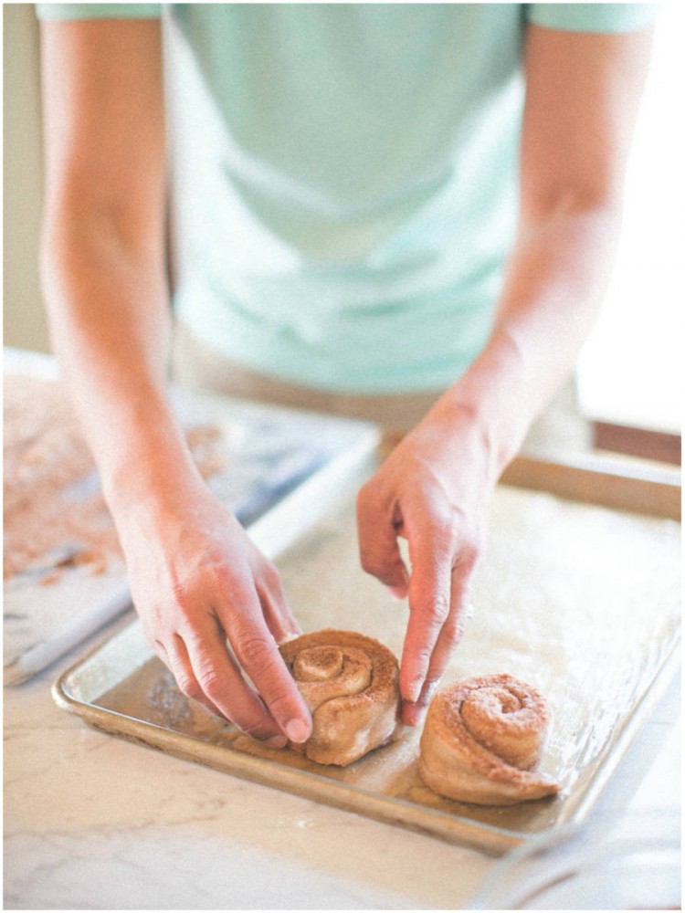 Sinclair & Moore cinnamon roles 22