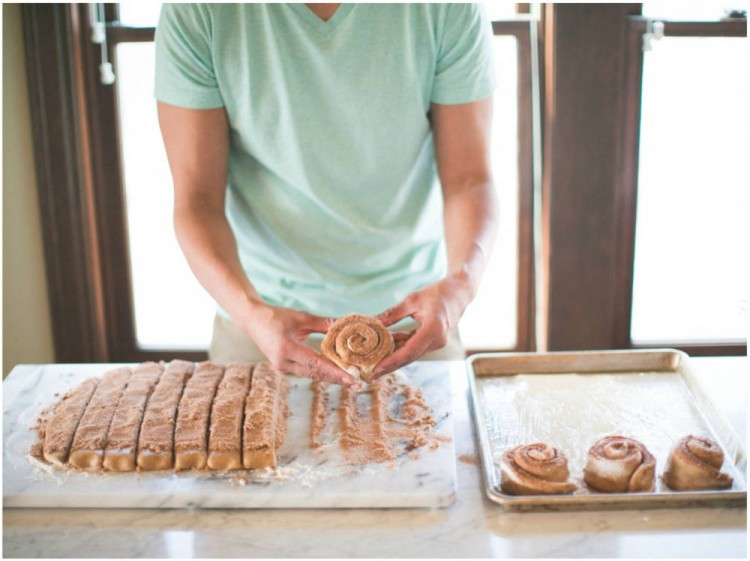Sinclair & Moore cinnamon roles 23