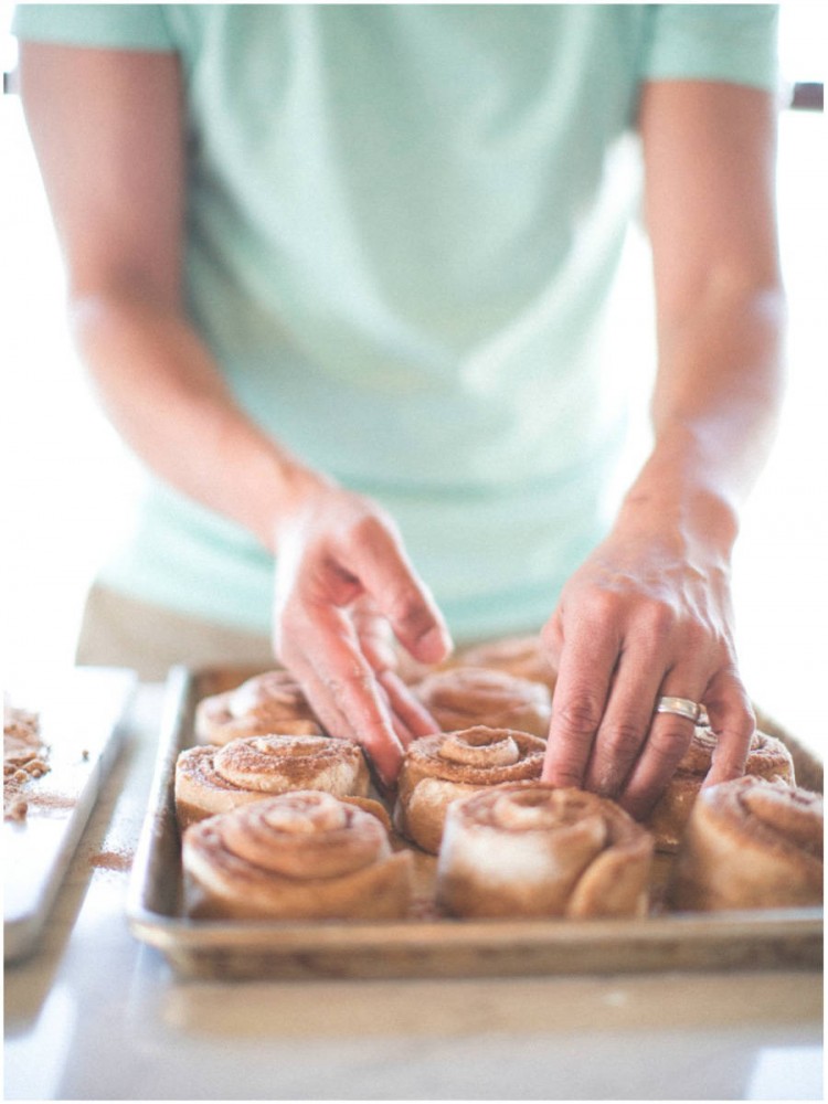 Sinclair & Moore cinnamon roles 24